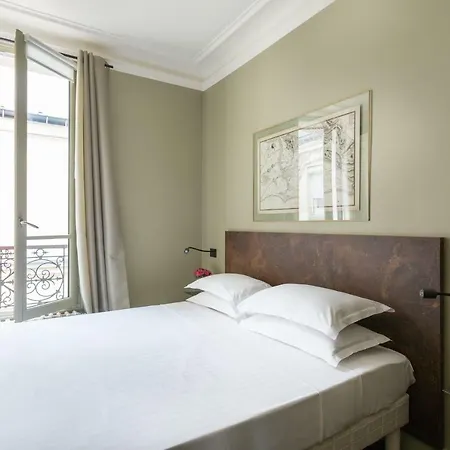 Avenue De La Bourdonnais Iv By Onefinestay *